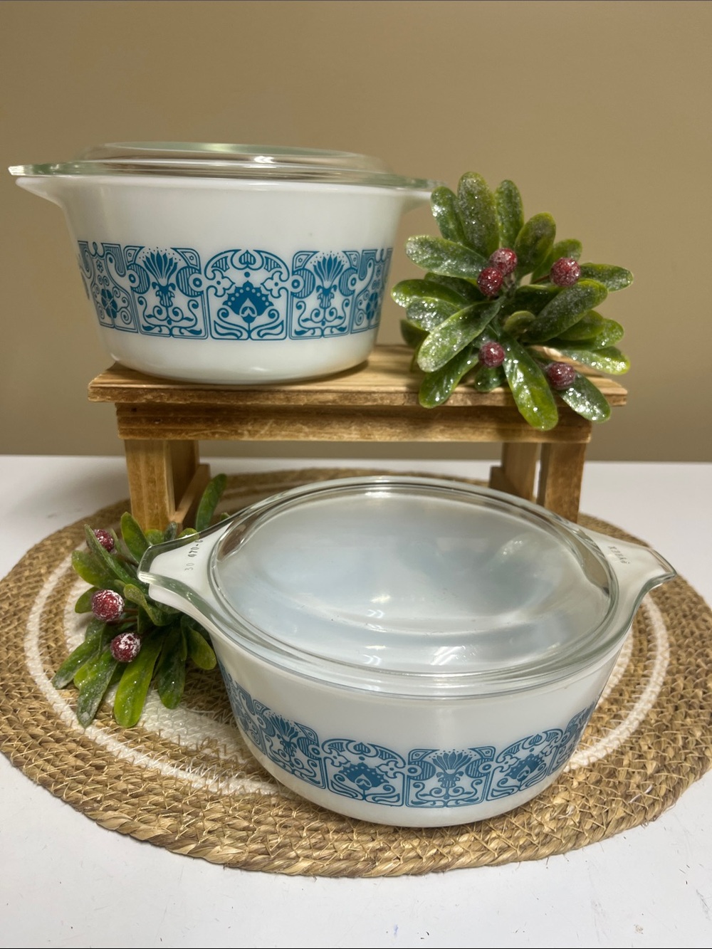 Two VTG Pyrex Glass Ovenware Casserole Bowls 472 1.5 pt & 473 1 Qt